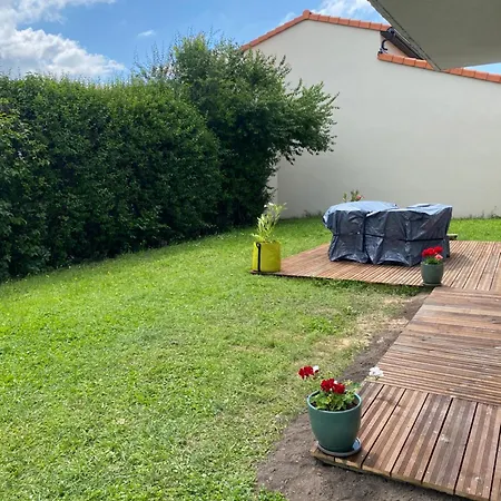 2 Avec Jardin Privatif アパート